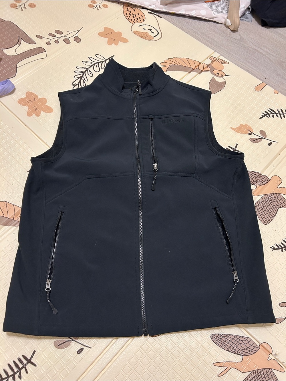 RedHead Black Softshell Vest with Zip Pockets